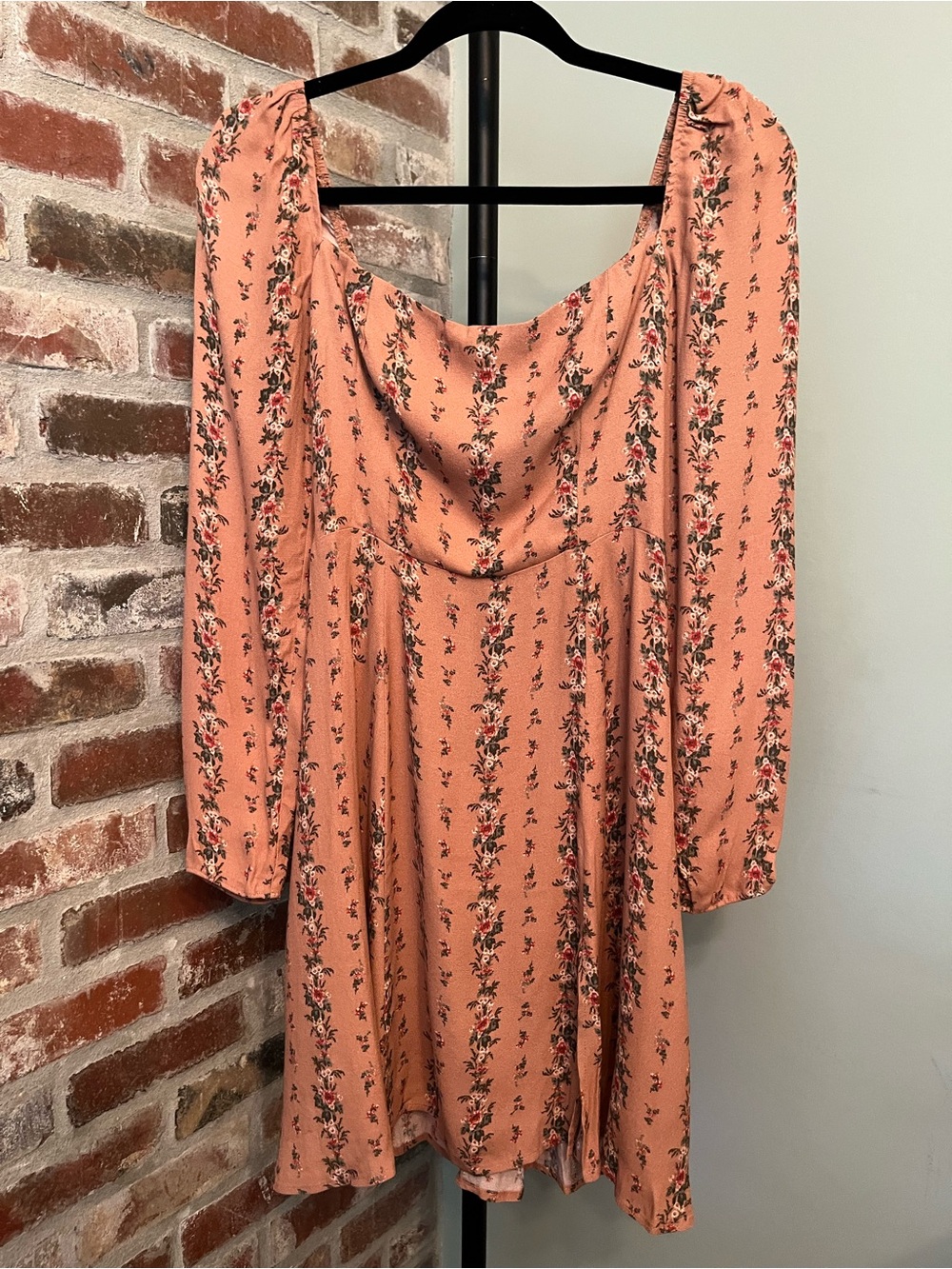Reformation mini dress featuring a vintage-inspired aesthetic | size small